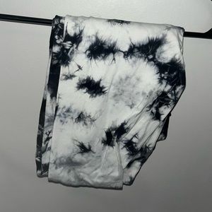 Palmetto Moon tie-dye leggings